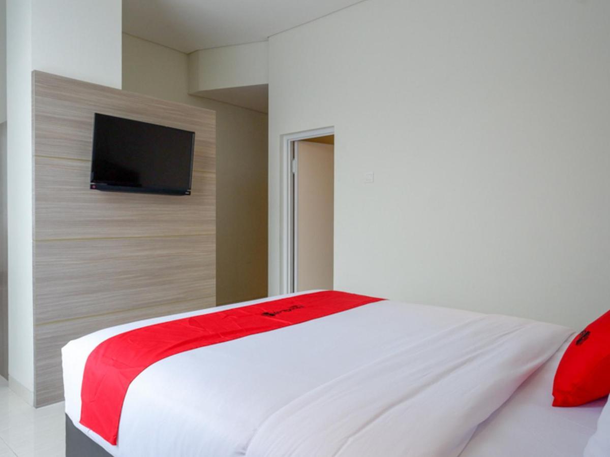 Hotel Reddoorz Near Exit Tol Banyumanik 2 Srondolwetan Exterior foto