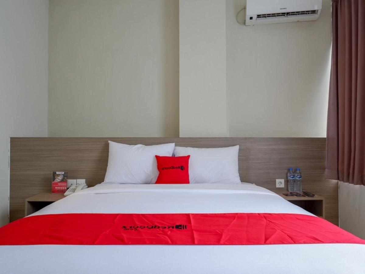 Hotel Reddoorz Near Exit Tol Banyumanik 2 Srondolwetan Exterior foto