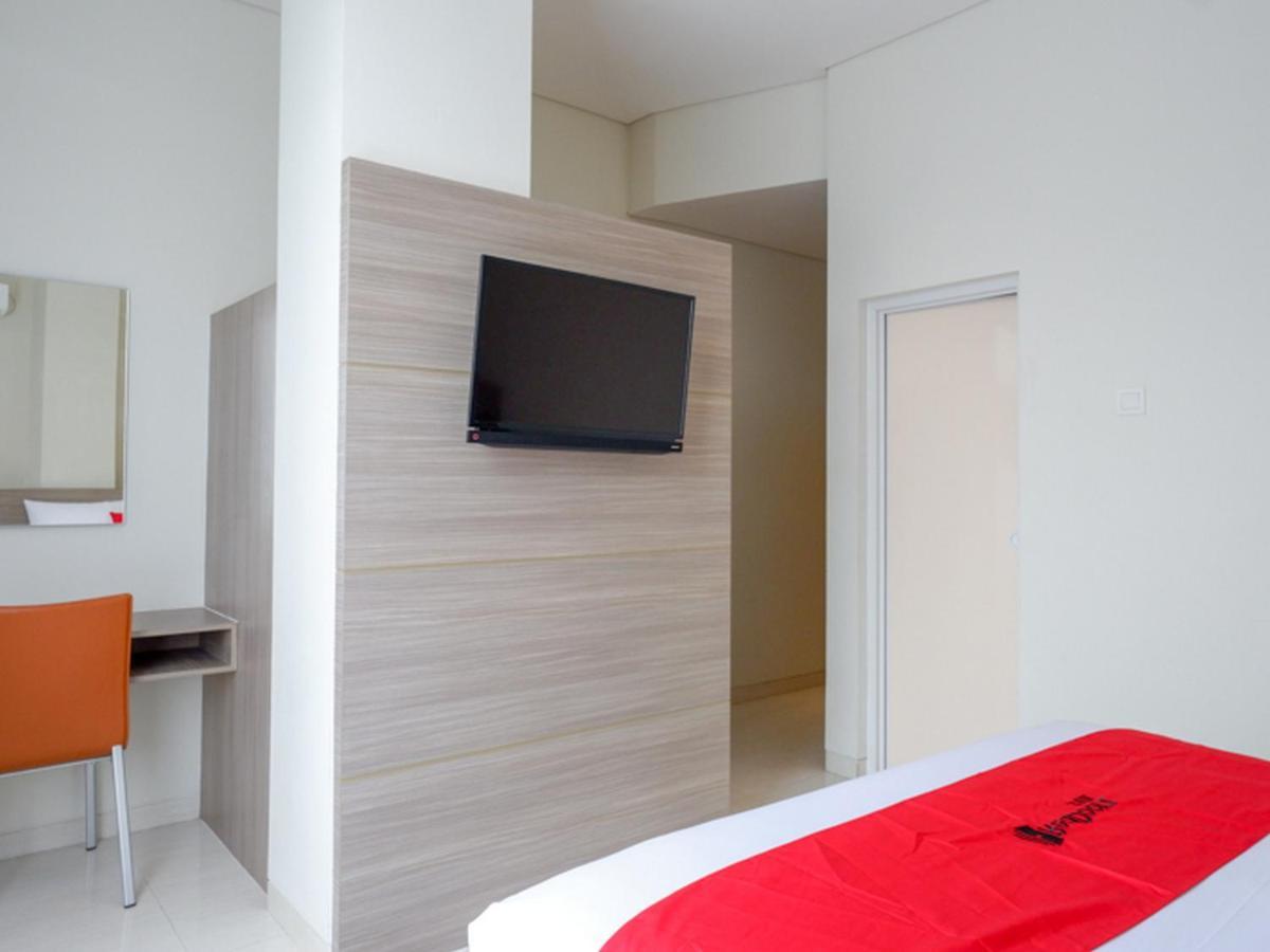 Hotel Reddoorz Near Exit Tol Banyumanik 2 Srondolwetan Exterior foto
