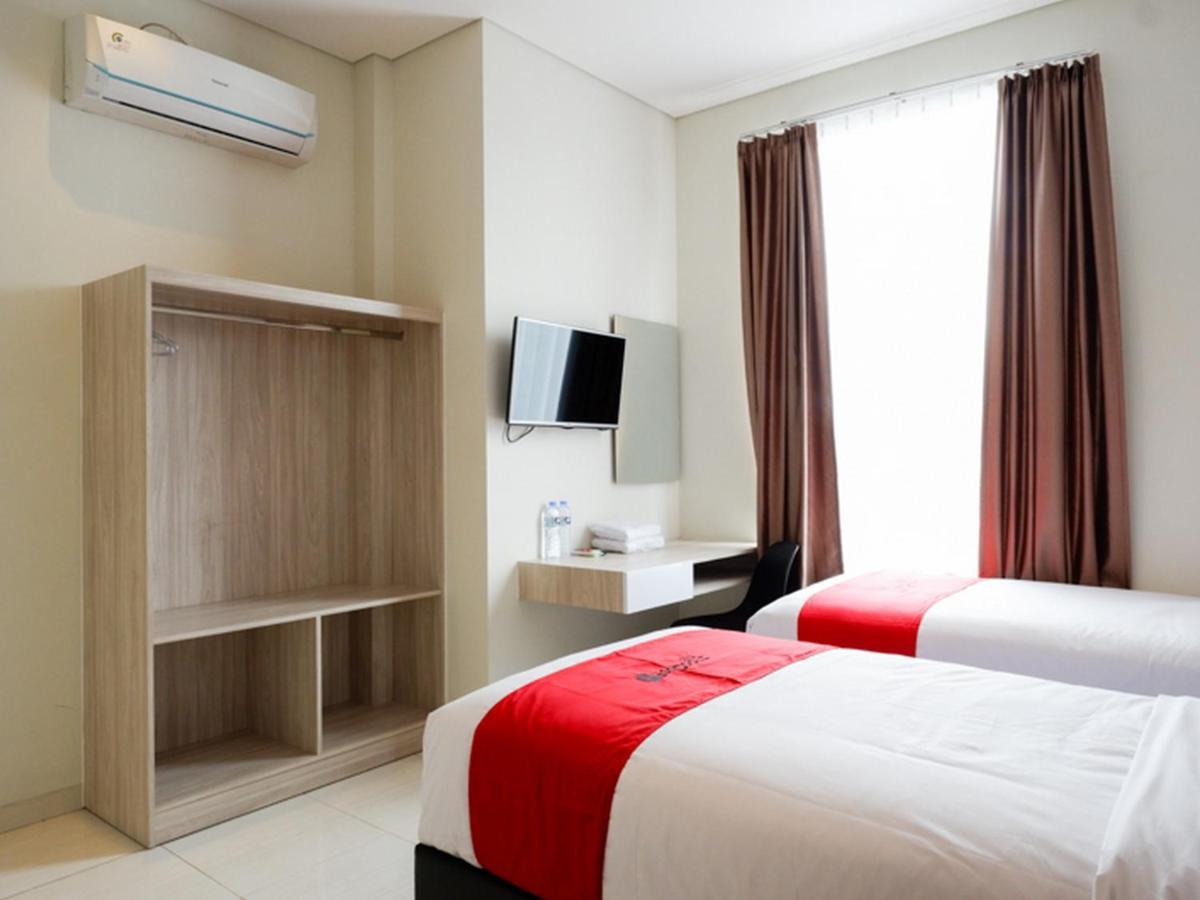 Hotel Reddoorz Near Exit Tol Banyumanik 2 Srondolwetan Exterior foto